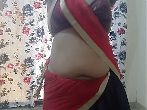 INDIAN NAUGHTY HONRY DESI BHABHI GETTING READY FOR HER STRIPNIGHT PARTY 
